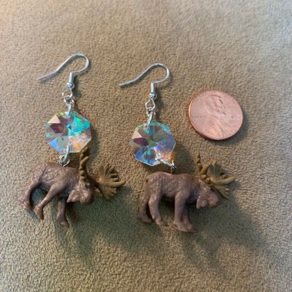 Moose Dangle Earrings - Picture 2 of 4